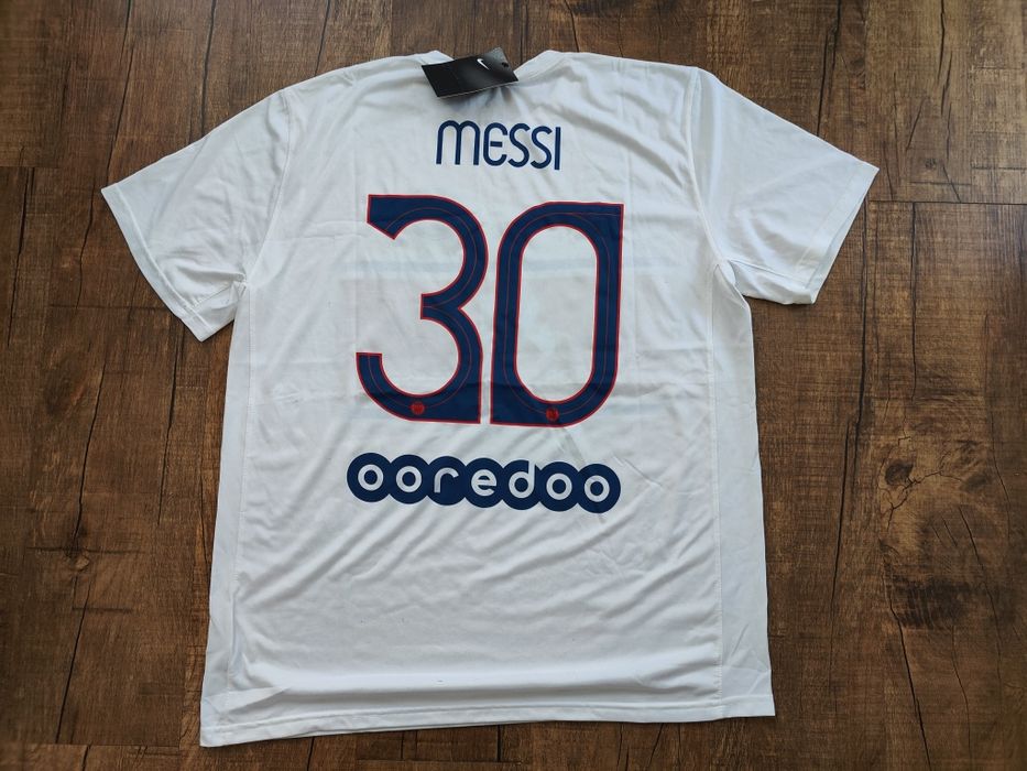 Tricouri  de fotbal -100 de lei oricare