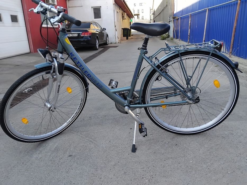 Vând bicicleta din aluminiu pentru damă