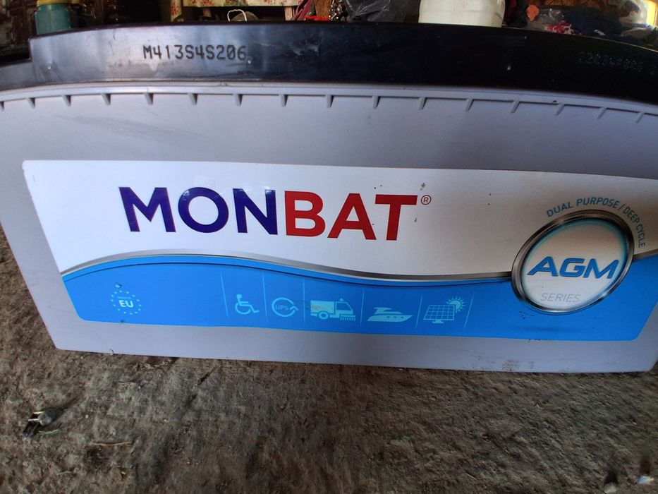 Vand 4 bateri monbat,panou solar