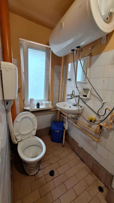 Дава се под наем Тристаен апартамент в Пирдоп - 78 кв.м за 39.78 € - Снимка #4