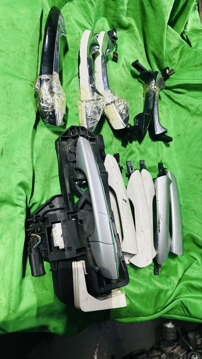 W204 наружные дверные ручки авторазбор мерседес бу оригинал запчасть