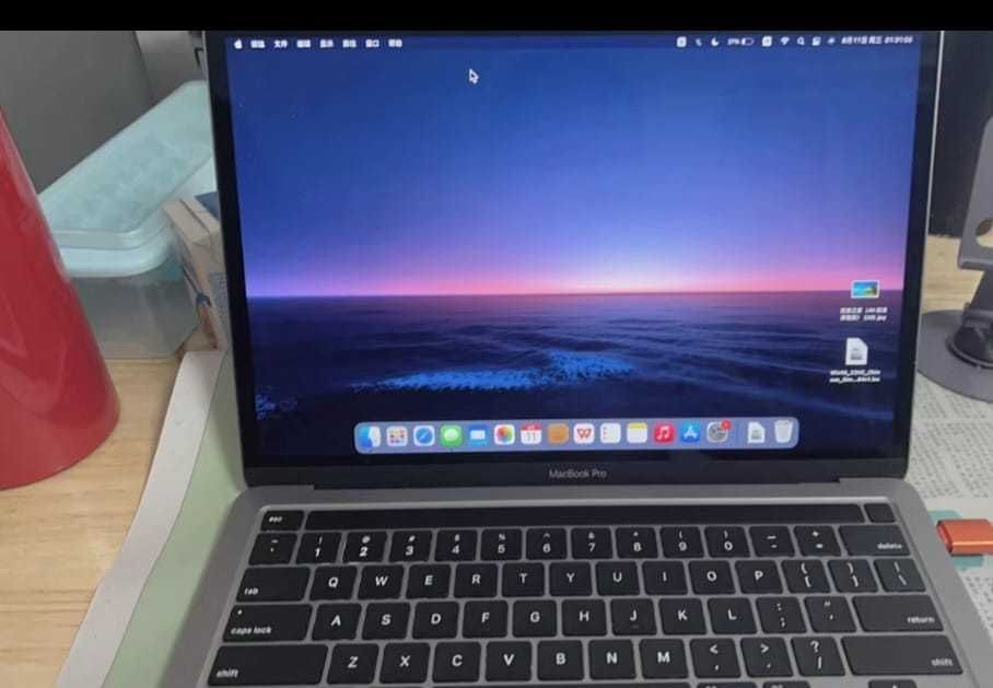 Mackbook pro, начало 2020года,