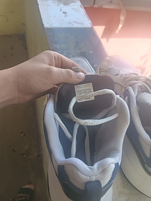 Vând adidaci original