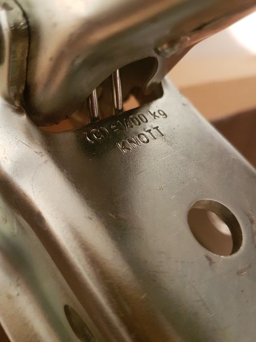 Замок прицеп учун 1400кг. KNOTT - VAMER фирма.