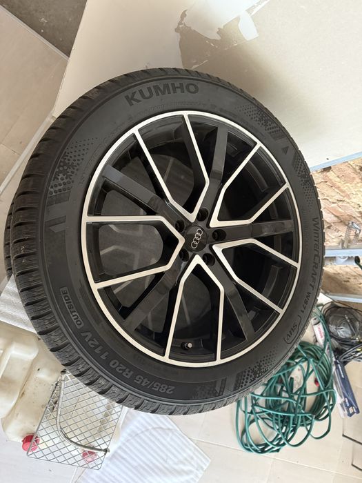 Зимни гуми и джанти ауди 20"