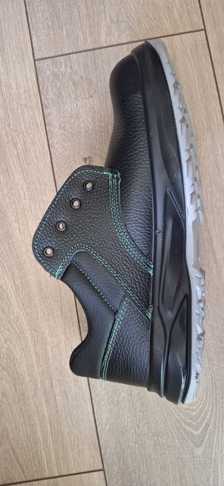 Работни обувки номер  45 с метално бомбе / Safety shoes