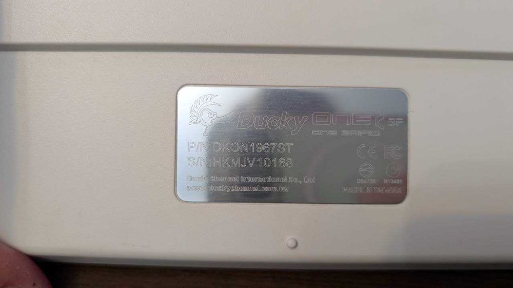 Продам клавиатуру Ducky one 2 SF