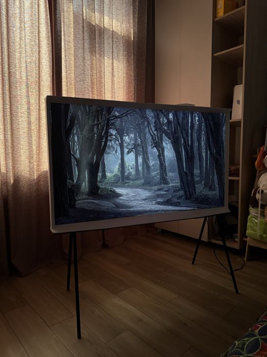 Телевизор Samsung The Serif