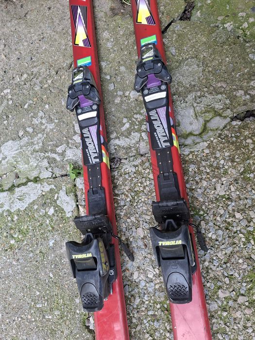 Ретро ски Rossignol 4S Vas Equipe (1990-те) с автомати Tyrolia