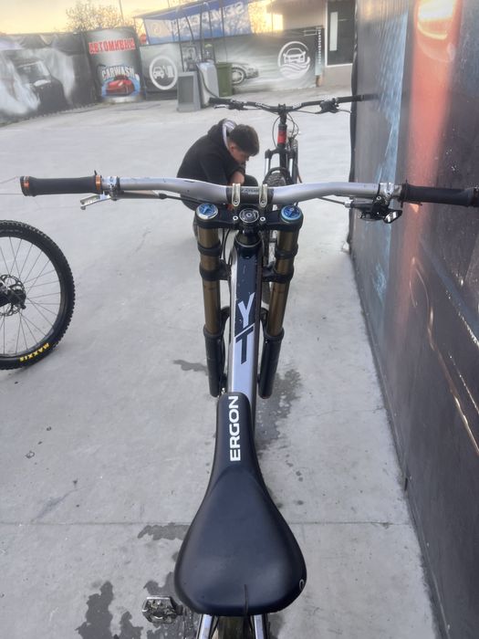 Yt tues 2017 carbon