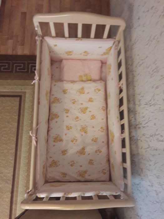 Продам кроватку + бортики, матрас