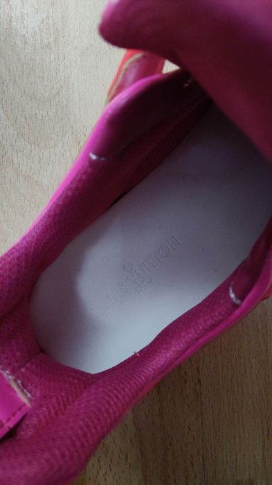 Adidași fucsia LV Nr 37
