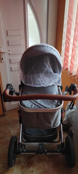 Трансформираща бебешка количка