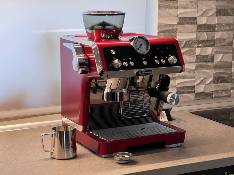 DeLonghi La Specialista EC.9335.R rosu