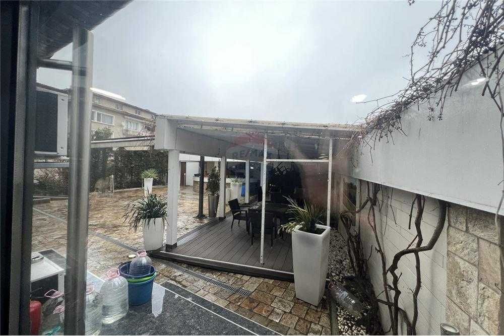 Продава се Заведение в Шумен, Математическа гимназия - 531 кв.м за 660 €/кв.м - Снимка #7