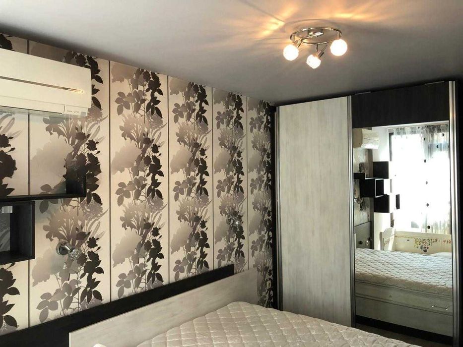 Продава се Тристаен апартамент в Пловдив, Христо Смирненски - 70 кв.м за 1126 €/кв.м - Снимка #2