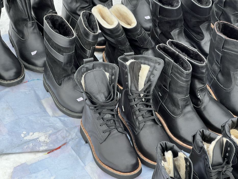 Етіктер Қолдан тігілген