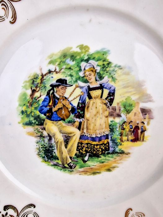 Френска порцеланова чиния