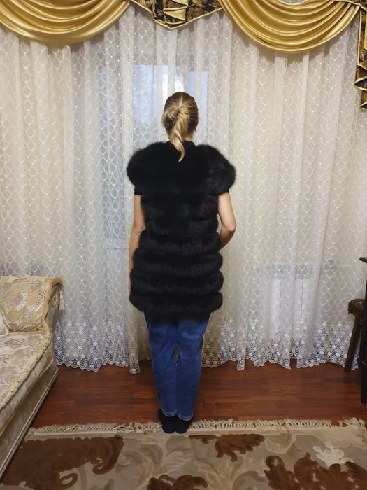 Меховая жилетка                       .