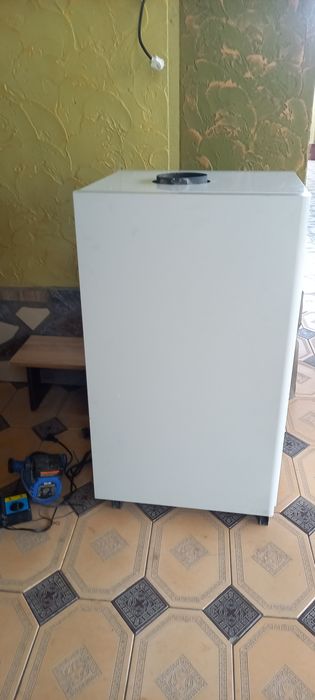 Газовый котел , напольный