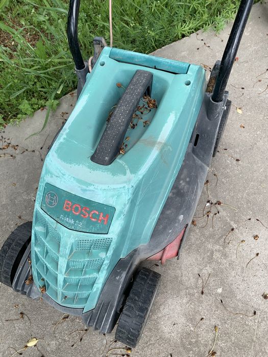 Электрическая газонокосилка bosch