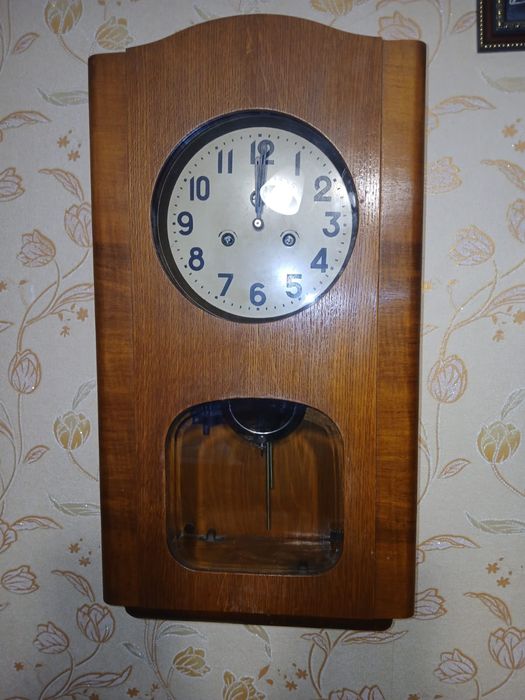 Продам настенные часы с боем