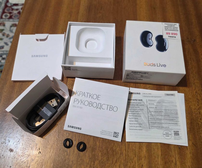Наушники Samsung Galaxy Buds Live