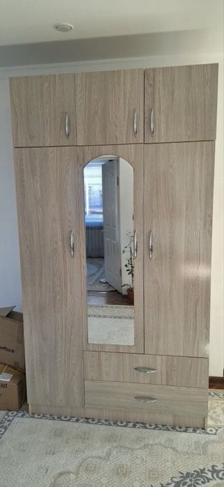 Шифоньер срочно продам