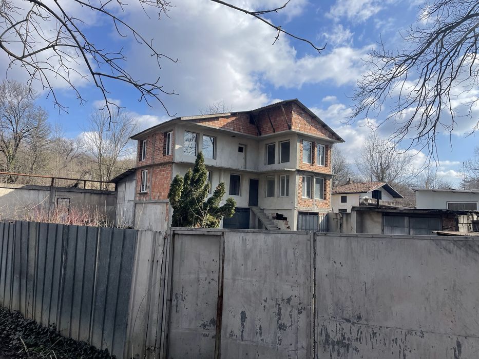 Продава се Къща в Враца, Сениче - 200 кв.м за 255 €/кв.м - Снимка #1