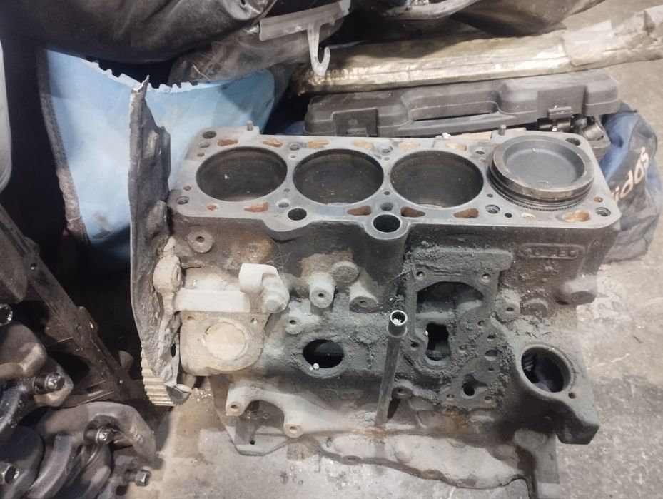 Блок Ауди 2 литра