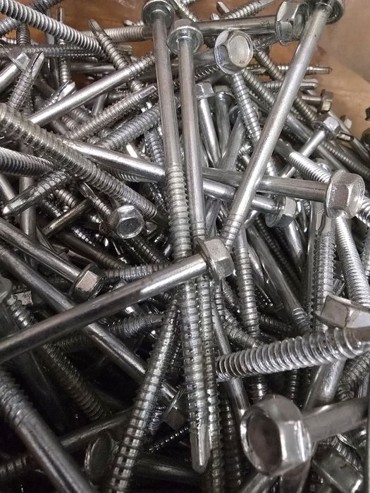 Самонарезен винт с шестостенна глава