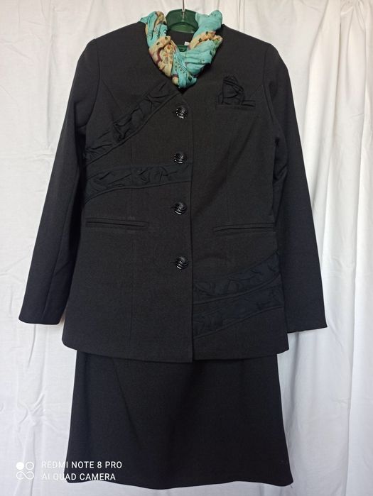 Официални костюми