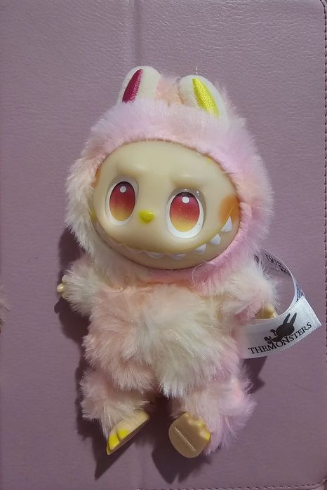 ЛАБУБУ Играчка ключодържател