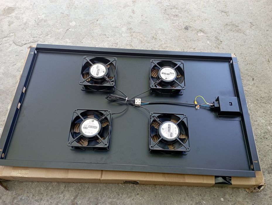 Оборудване за сървърен шкаф