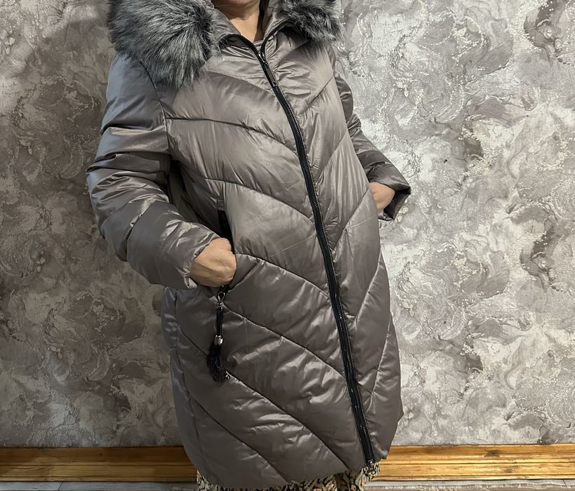 Продам женские куртки