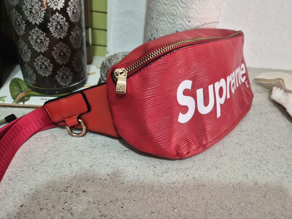 Чанта за кръста Supreme и LV