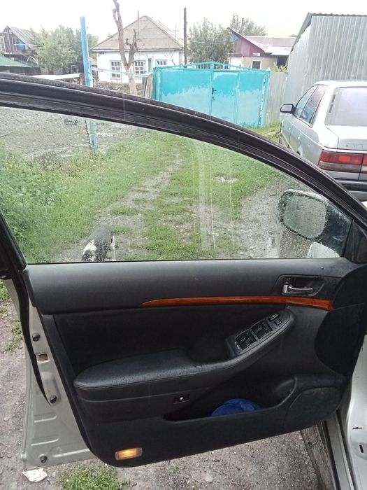 Продам запчасти Avensis