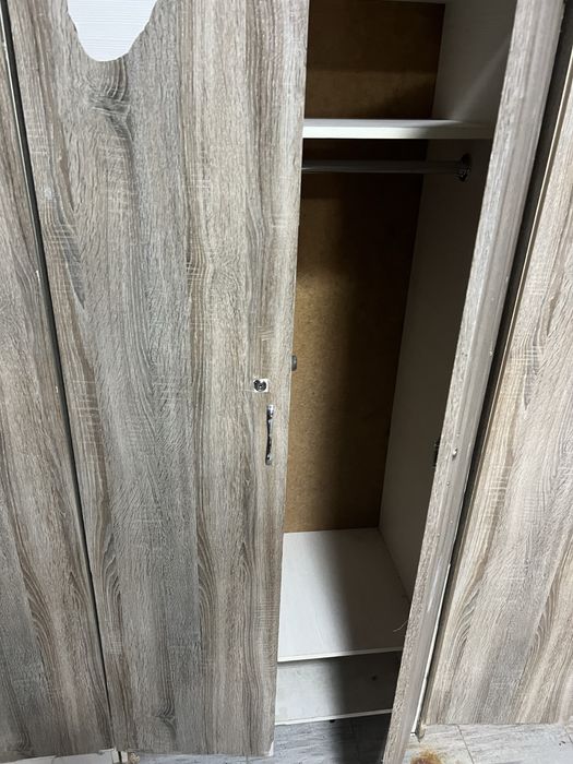 Продам шкафы 3 шт