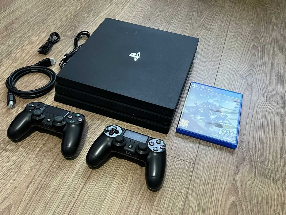 Consola Sony Playstation PS4 PRO 4k 1TB cu 2 manete+cablurile necesare