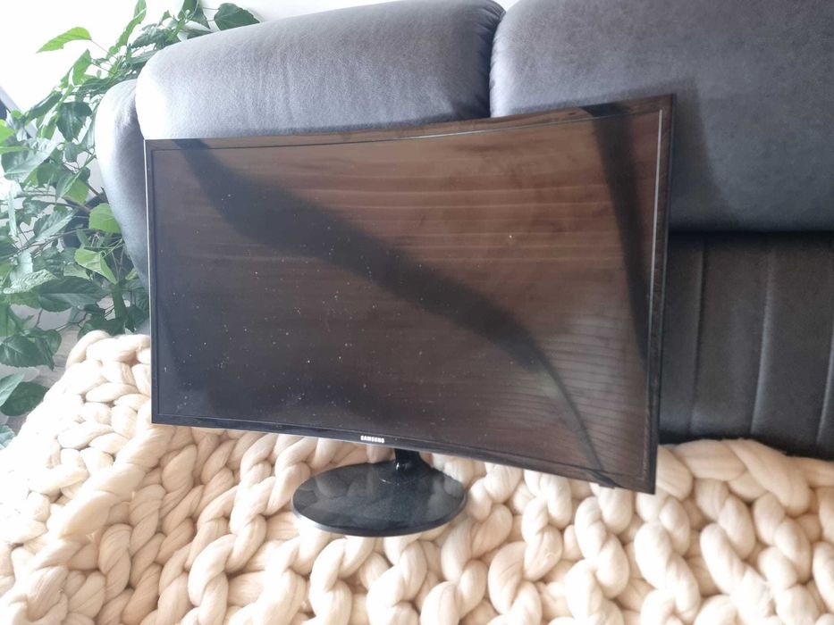32" FHD Monitor Curbat Samsung