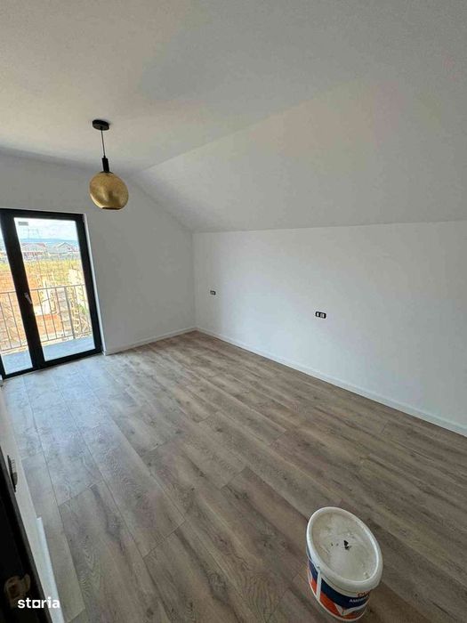 Casa 4 dormitoare Dezvoltator