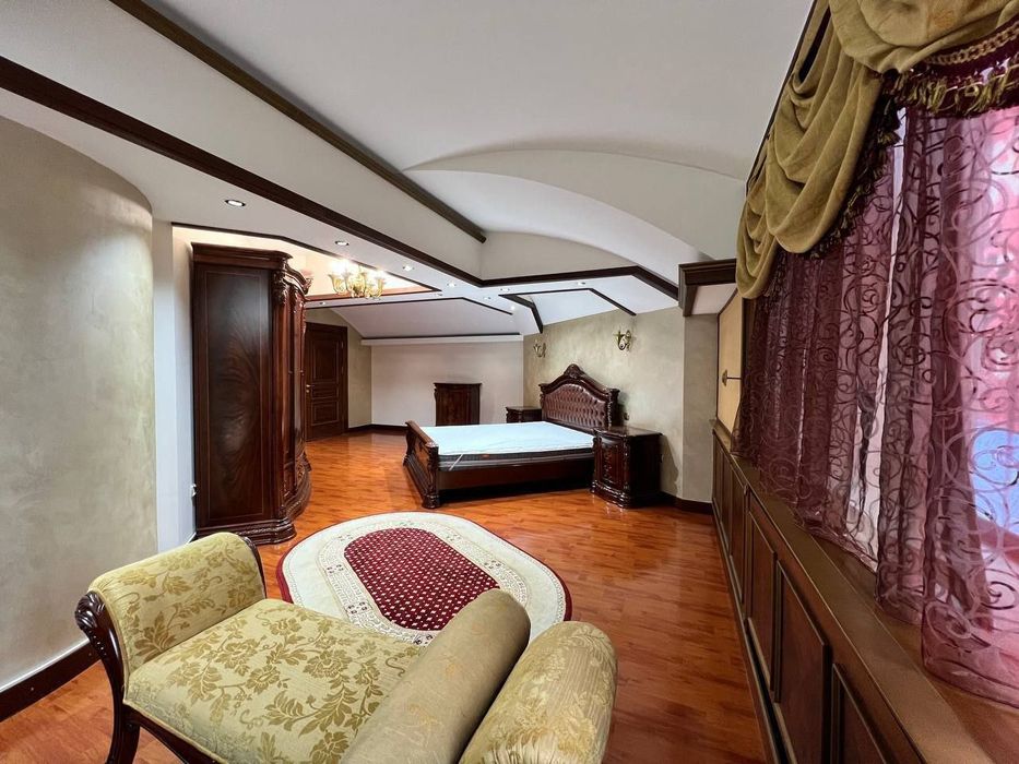 Продаётся 5ти комнатная квартира,ул Шахрисабзская, Габус