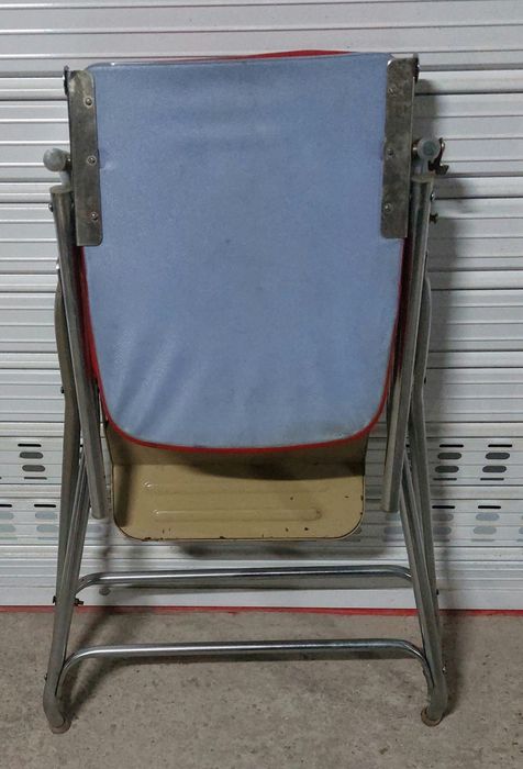 Винтидж детски стол за хранене