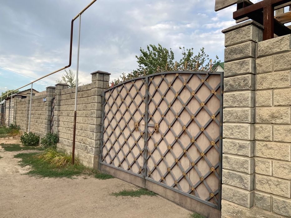 Продаётся 3-комнатный дом в селе Аскар Токпанов Алматинской области.