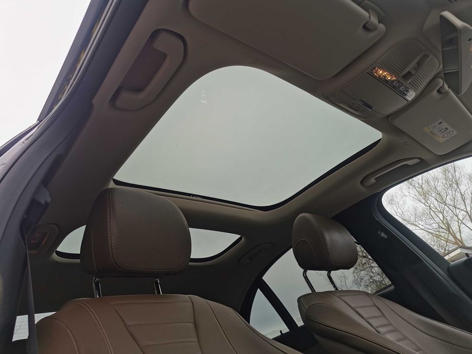 Dezmembrez mercedes e class w213 e350 hybrid/interior w213/panoramic/
