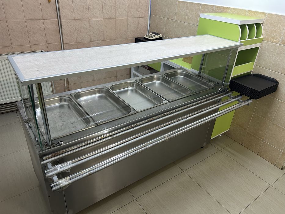 Vitrina calda si vitrina rece cu mobiler