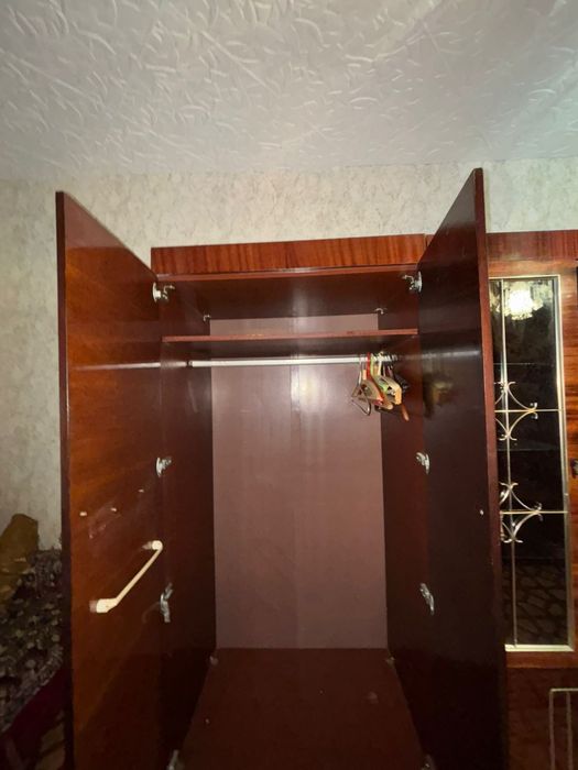 Продам сервант в отличном состоянии