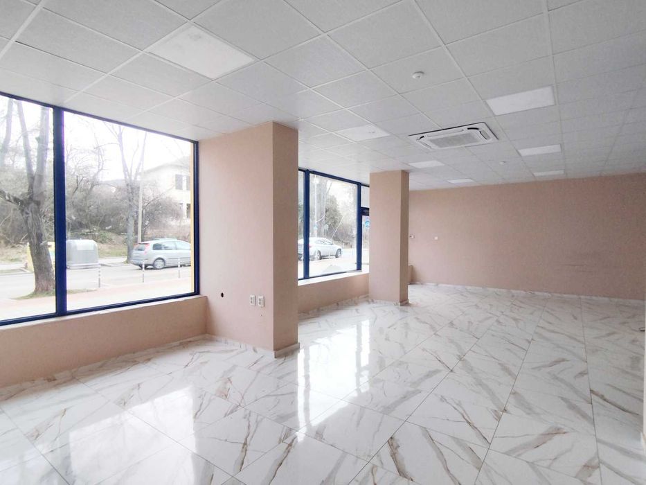 Офис/ Търговско помещение под наем