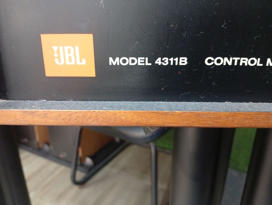 Тонколони JBL 4311B
