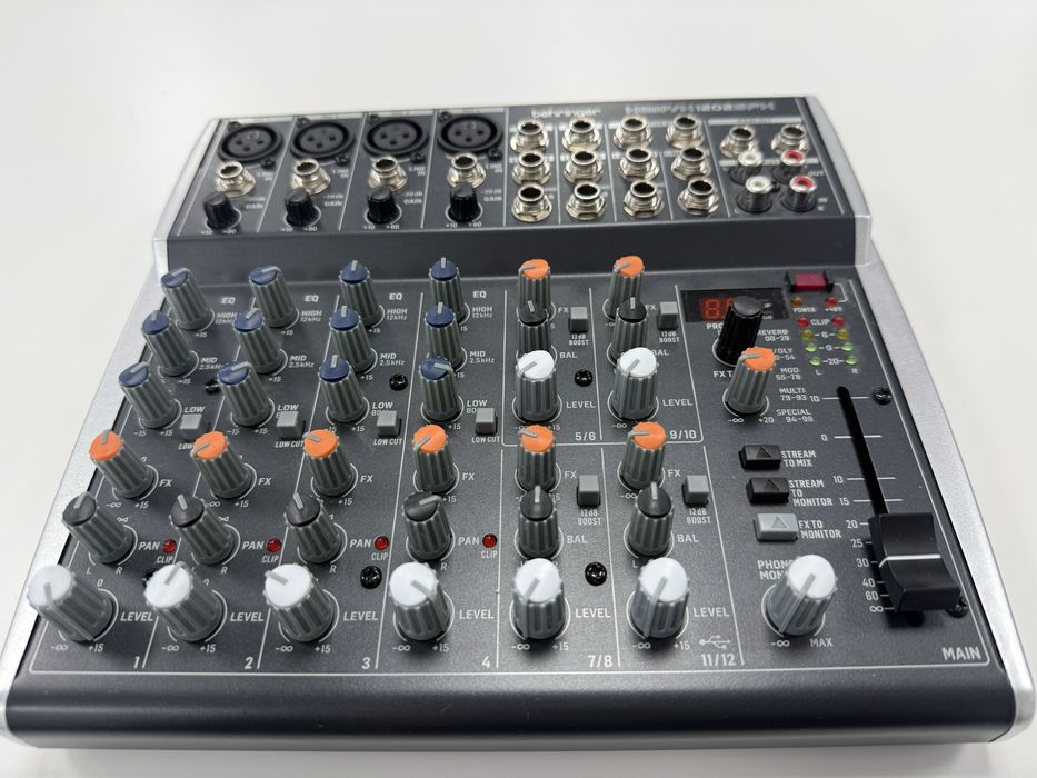 Audio mixer Behringer XENYX 1202 SFX